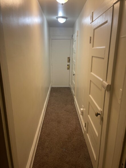 Building Photo - 3320 Auchentoroly Terrace