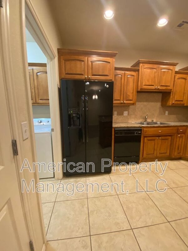 Building Photo - 10343 N 139th E Ave