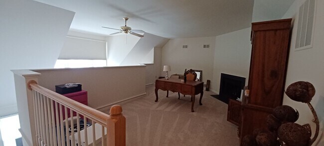 Building Photo - Luxurious And Spacious 3 Bed 2 Bath Brick ...