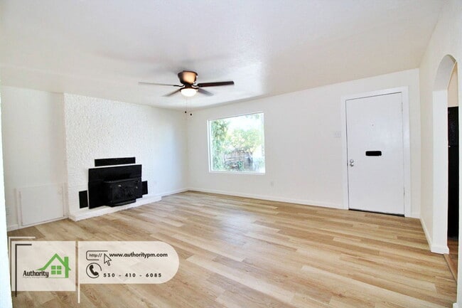 Building Photo - 3210 Veda St