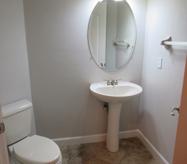 Building Photo - 424 Luna Bella Ln