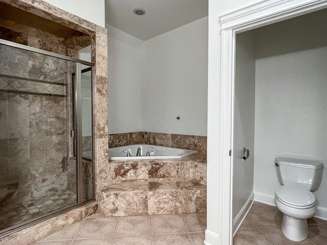 Building Photo - Bright & Beautiful Forest Heights Home with Gourmet Kitchen, Bonus Space & Private Cul-de-Sac Set...