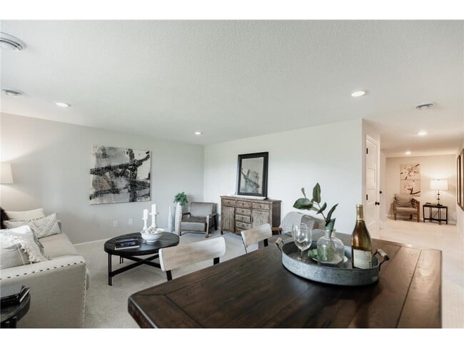 Building Photo - 1811 Fallbrooke Dr