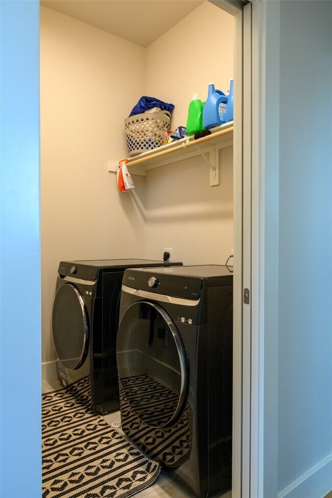 Building Photo - 4618 Nichols St