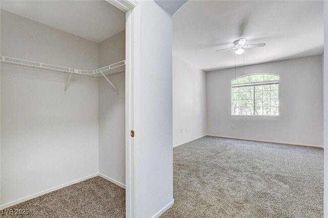 Building Photo - 1830 N Buffalo Dr