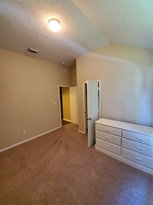 Building Photo - 3679 Piney Point Rd