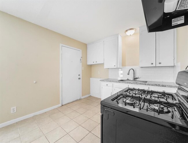 Building Photo - 612 Marshall