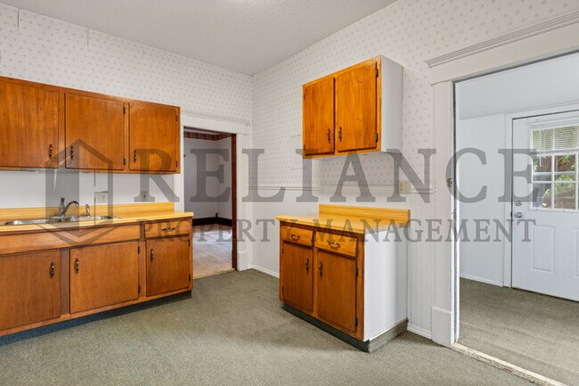 Building Photo - 109 N Emporia St