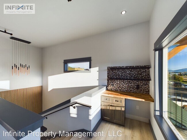 Building Photo - Studio, 1.5 bath House - 85 Mill Town Loop...