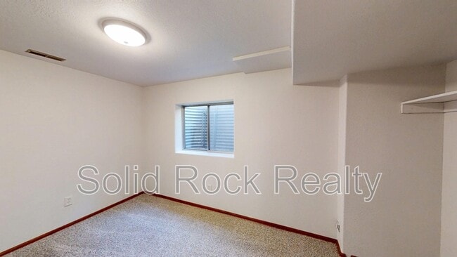 Building Photo - 3483 Mountainside Dr