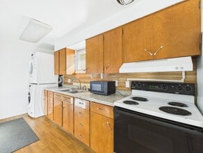 Building Photo - 518 Halvorson Rd