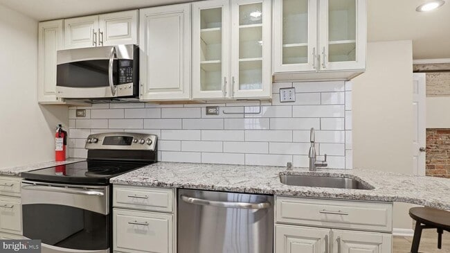 Building Photo - 1450 Harvard St NW