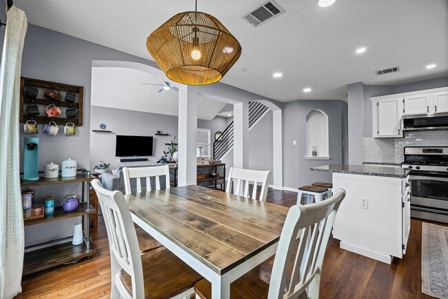 Building Photo - 408 Shep St