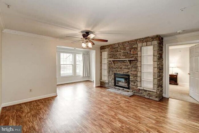 Building Photo - 8303 Bluebird Way