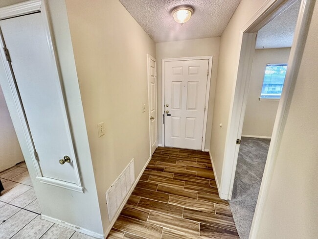 Building Photo - 3507 W Beechwood Dr