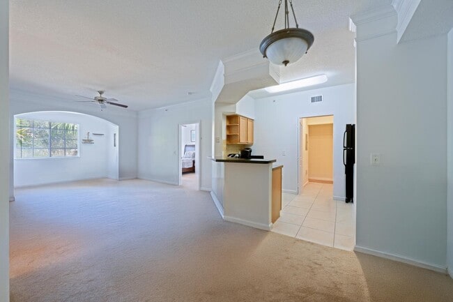 Building Photo - 5205 Myrtlewood Cir E