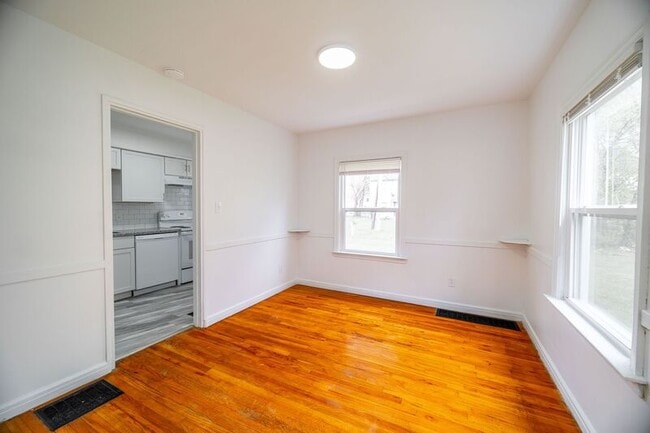 Building Photo - 2912 Ruhl Ave