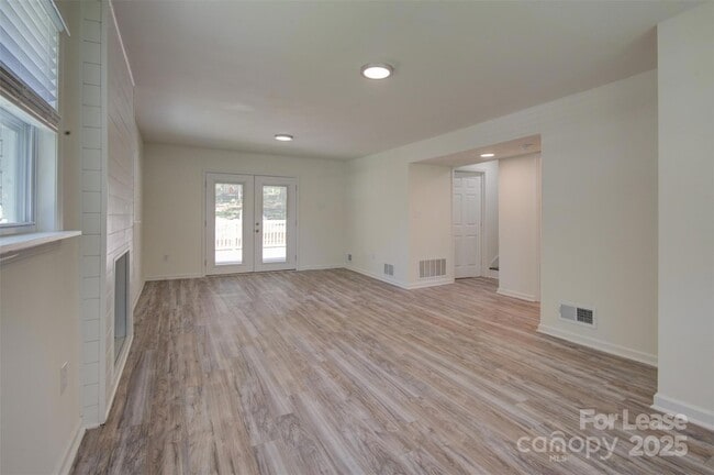 Building Photo - 3900 Rhodes Ave