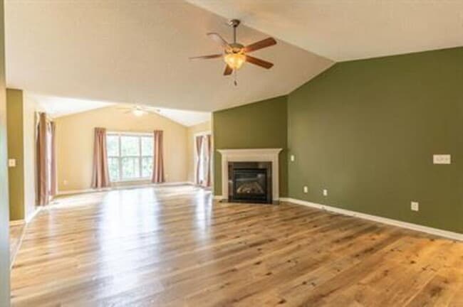 Building Photo - 428 Green Links Dr