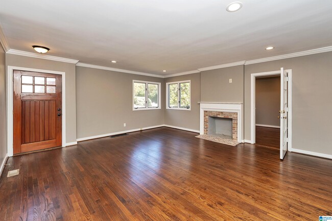 Building Photo - 2005 Chestnut Rd