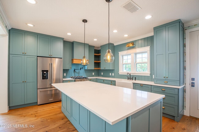 Building Photo - 11 Mascotte Pl