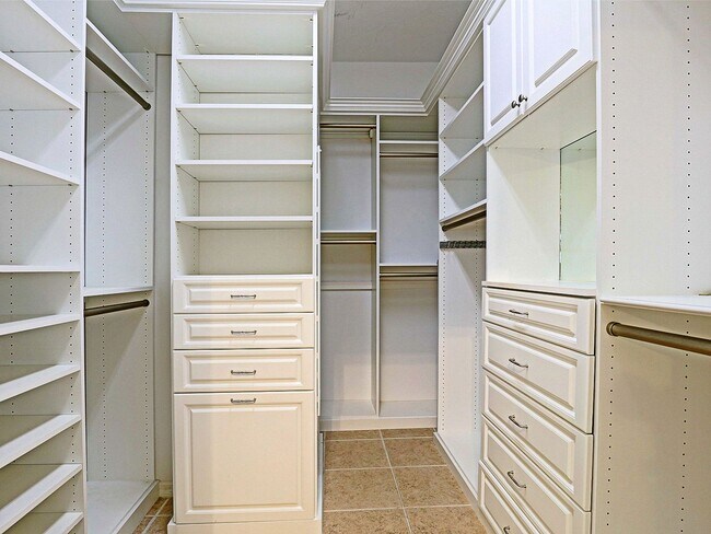 Building Photo - 9836 Catena Way