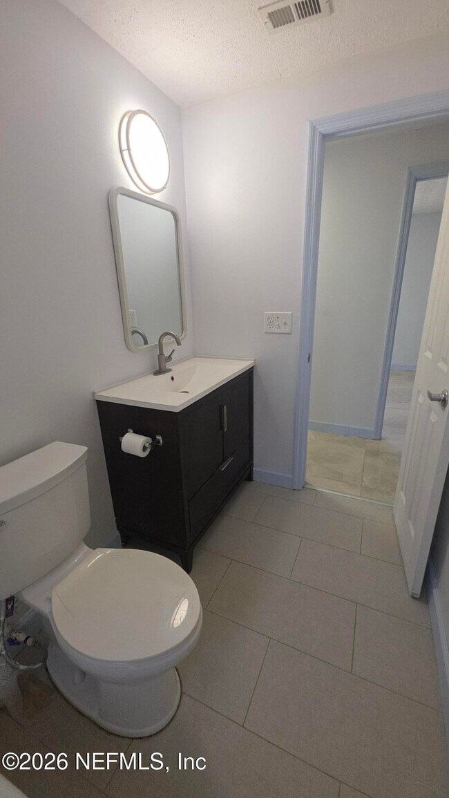 Building Photo - 10791 Luana Dr N