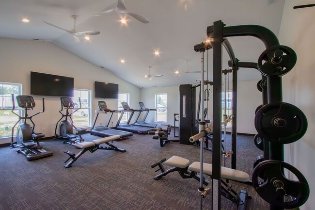 Building Photo - New! Beautiful 2 Bed, 2 Bath Apartment in ...