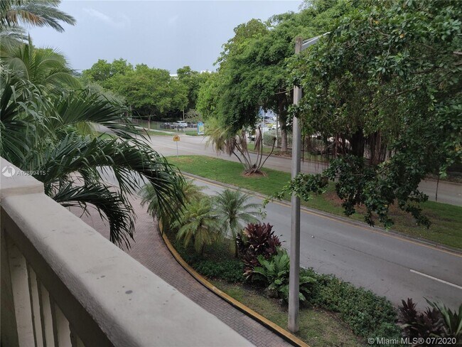 Building Photo - 1800 Sans Souci Blvd