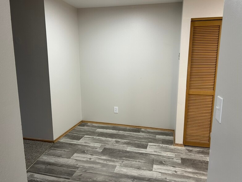 Building Photo - 609 Linden Ave