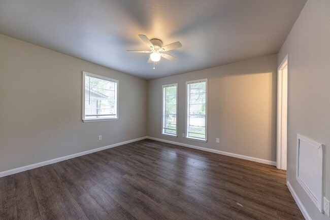 Building Photo - 642 Stevenson St