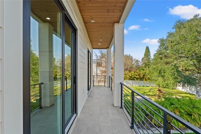 Building Photo - 531 Danube Ave