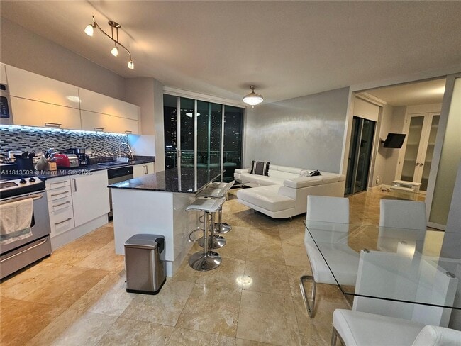 Building Photo - 350 S Miami Ave
