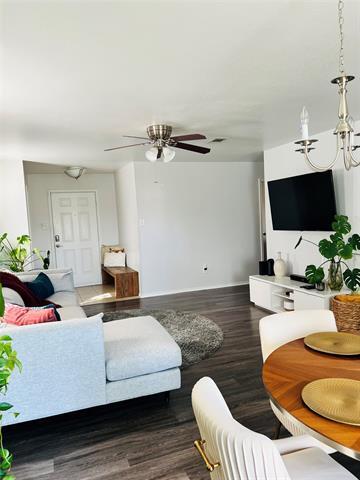 Building Photo - 1308 Divine Dr