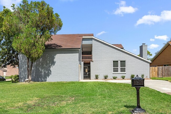 Primary Photo - 2926 Meadowcreek Dr