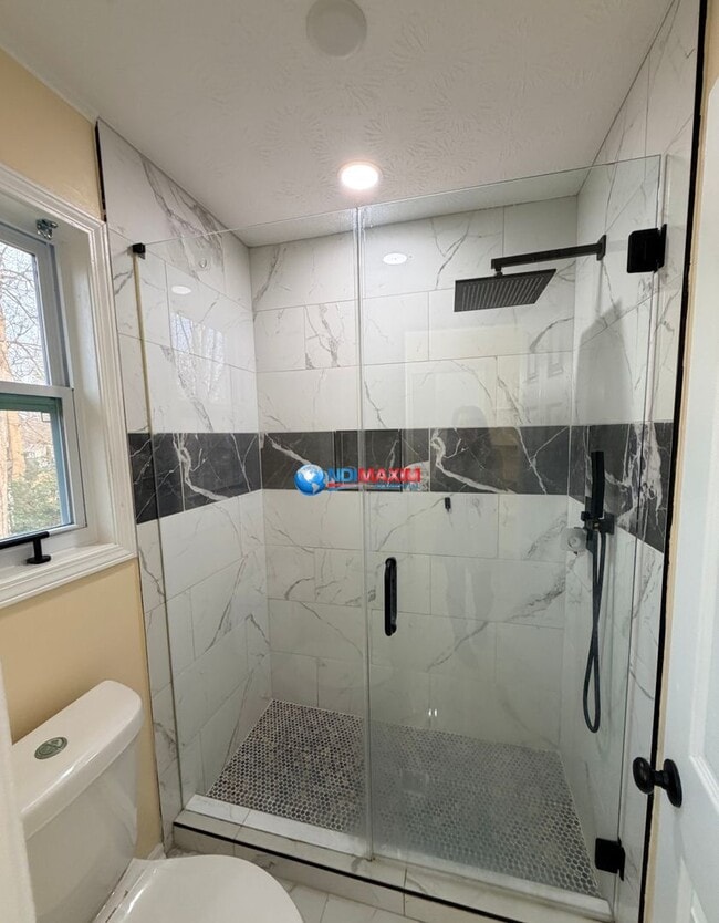 Building Photo - Newly RENOVATED 4-bedroom house with finished basement in Lilburn