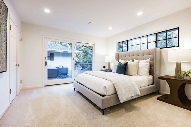 Building Photo - Luxurious Home in Atherton: Over an Acre o...