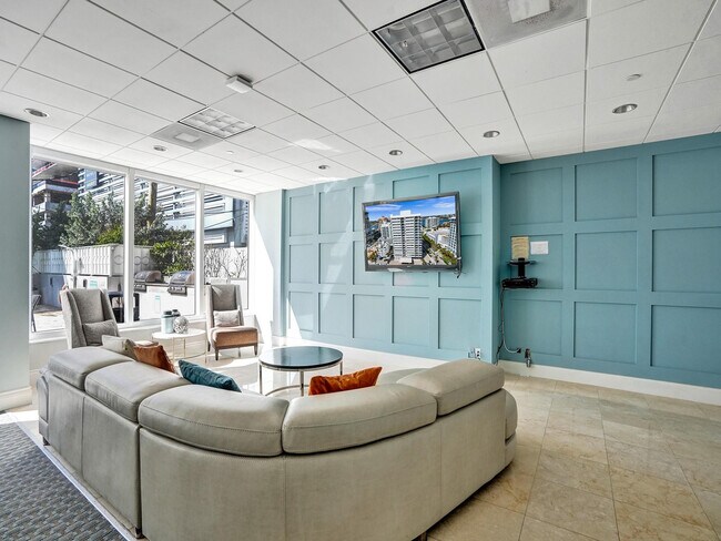 Building Photo - 209 N Fort Lauderdale Beach Blvd