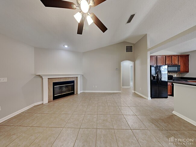 Building Photo - 11896 Raindrop Rd