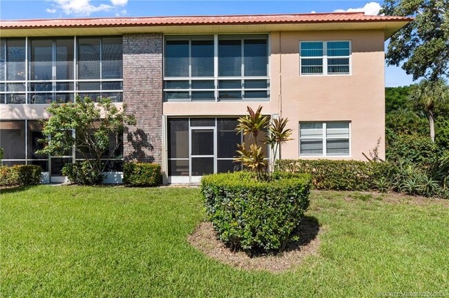 Building Photo - 1913 SW Palm City Rd