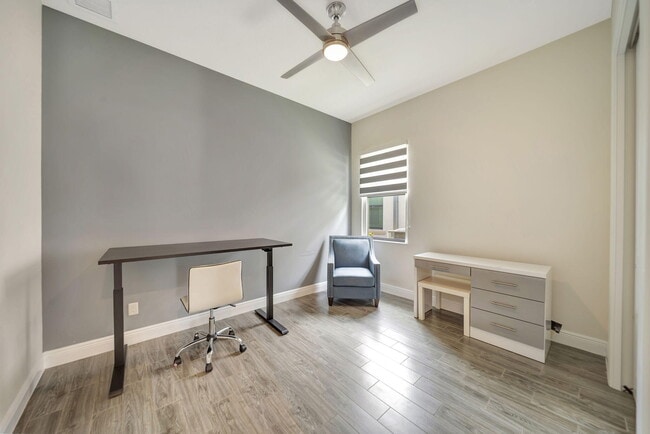 Building Photo - 8720 E Baypoint Cir