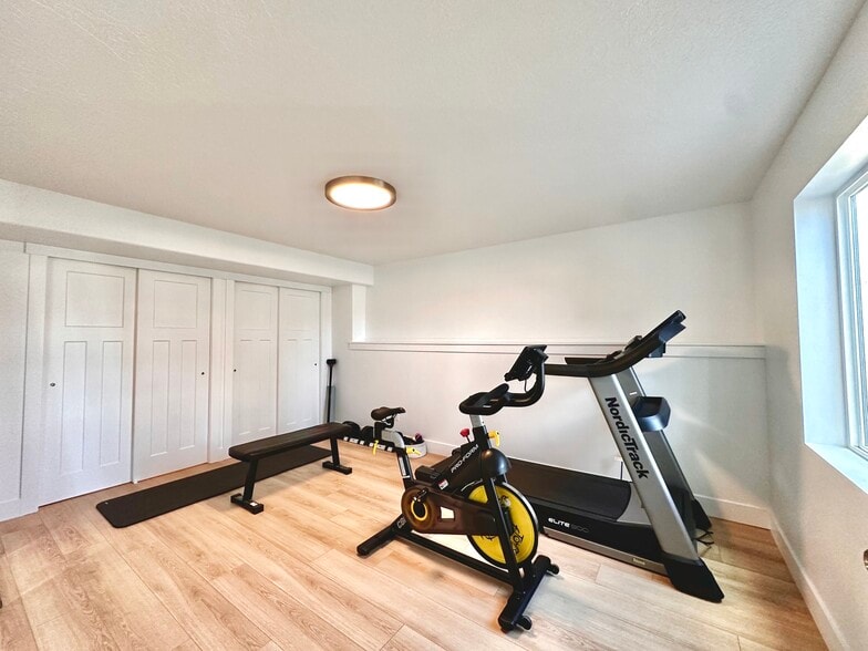 Basement Bedroom - 7868 N Broken Arrow Ln