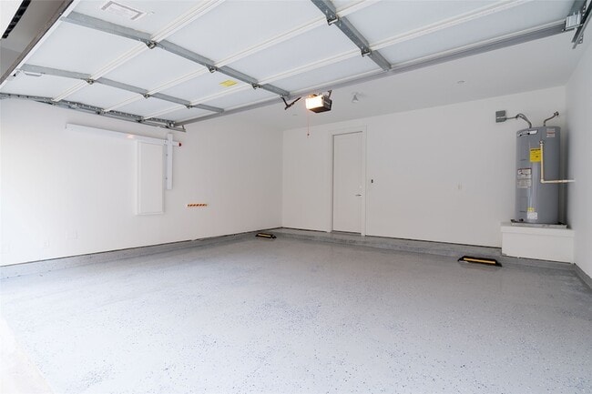 Building Photo - 5857 E Post Oak Ln