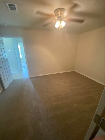 Building Photo - 600 N 5th St