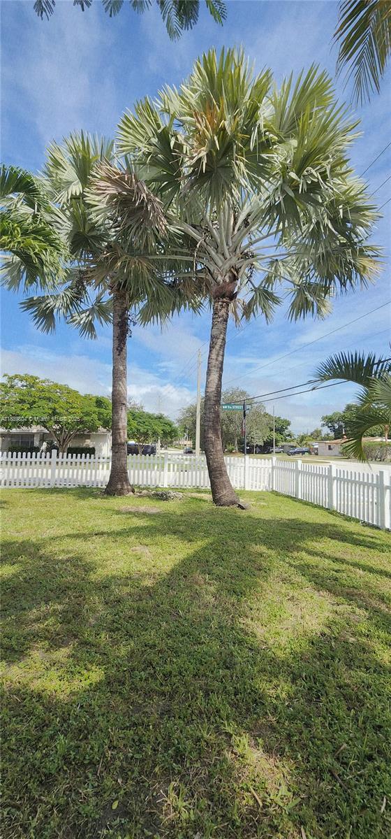 Building Photo - 200 NW 9th St