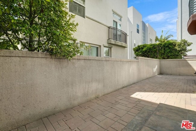 Building Photo - 6531 S Seabluff Dr