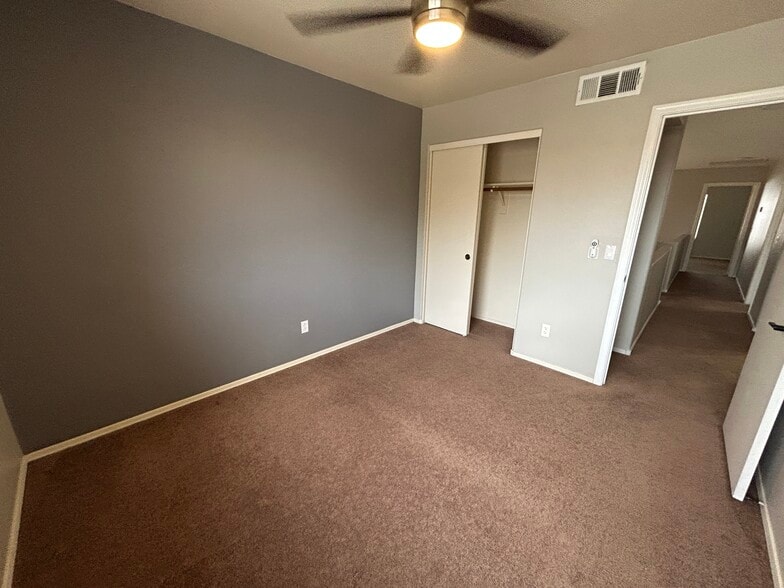 Building Photo - 4132 E Anderson Dr