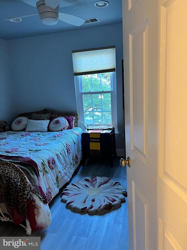 Building Photo - 6310 Bayberry Ct