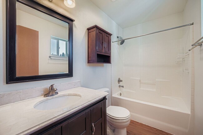Building Photo - 3bd/1.5ba Snoqualmie Condo