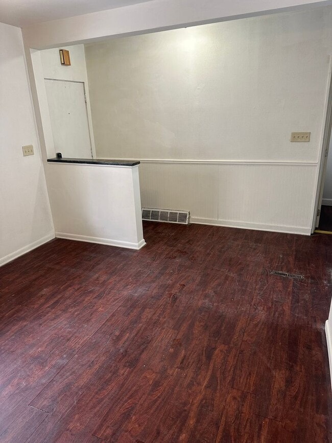 Building Photo - 2531 S 18th St